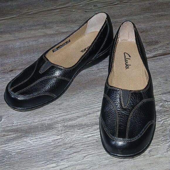 Clarks 84668 Black Pebbled Leather Slip-On Casual Cushioned Loafer  Sz 7 EUC - Picture 2 of 7